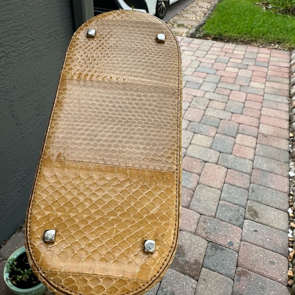 Salvatore Ferragamo snake skin vintage bag - Picture 10 of 12